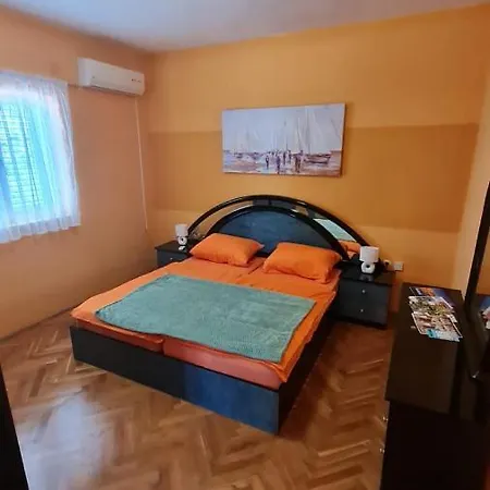 Luca * Kaštela