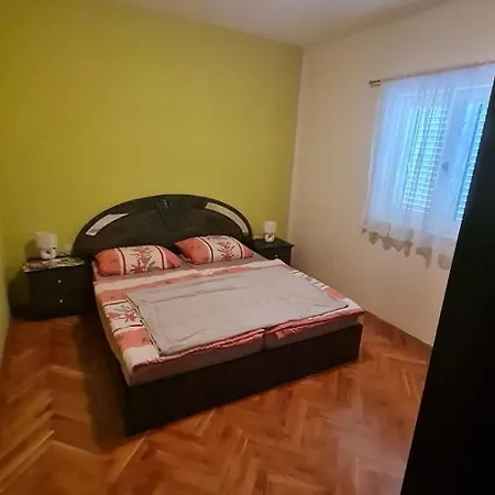 Luca * Kaštela
