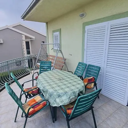 Luca Apartamento Kaštela